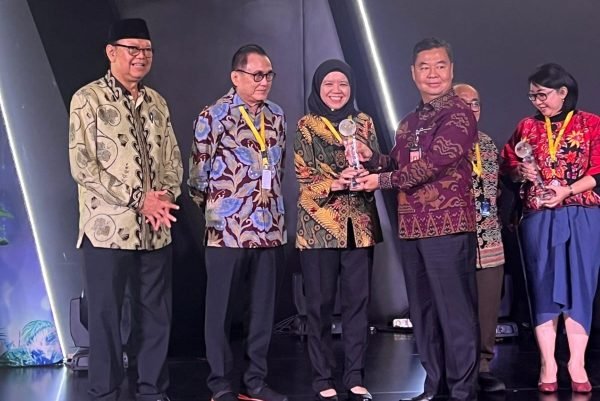 Bukit Asam (PTBA) Raih Penghargaan Annual Report Award 2023