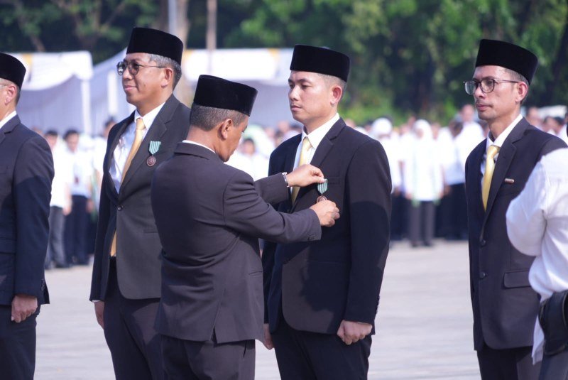Ciptakan Inovasi, Insan Bukit Asam Dianugerahi Dua Satyalancana dan Tiga Dharma Karya