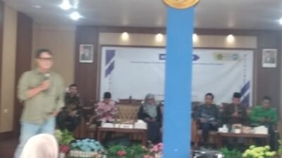 Dr. Muhammad Zamzam Fauzanafi, S.Ant., M.A yang merupakan Dosen Jurusan Antropologi di Fakultas Ilmu Budaya Universitas Gadjah Mada (UGM), saat menjadi dosen tamu di Fakultas Adab dan Humaniora UIN Raden Fatah Palembang, Jumat (11/10)