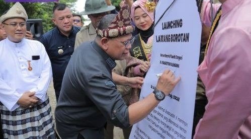 Pj Wali Kota A Damenta secara resmi melaunching tiga destinasi wisata berbasis sejarah dan budaya baru di Kota Palembang, Jumat (25/10) di depan Lawang Borotan samping benteng Kuto Besak (BKB) Palembang.