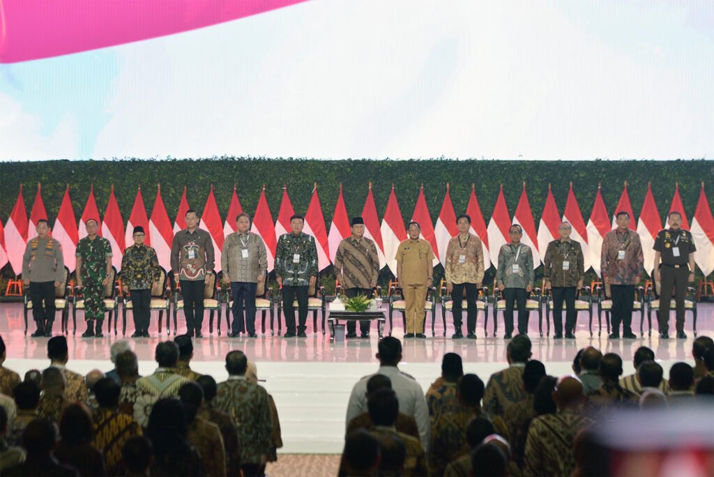 Presiden Prabowo Subianto membuka Rapat Koordinasi Nasional (Rakornas) Pemerintah Pusat dan Pemerintah Daerah Tahun 2024 yang digelar di Sentul International Convention Center (SICC), Kabupaten Bogor, Provinsi Jawa Barat, Kamis (07/11/2024). (Foto: Dok. Humas Setkab/Seno)