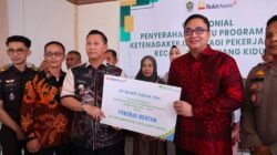 Bukit Asam (PTBA) Beri Perlindungan Ketenagakerjaan untuk 500 Pekerja Rentan di Muara Enim