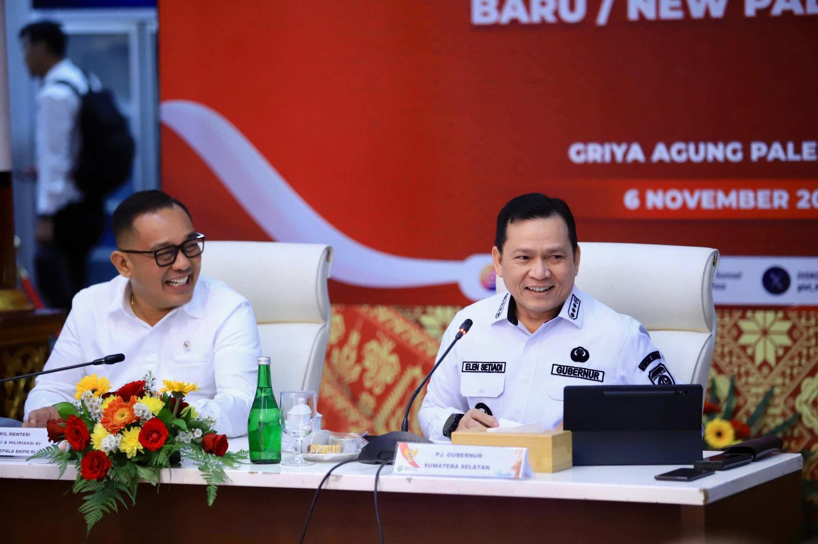 Gubernur Sumsel Elen Setiadi saat Rapat Koordinasi (Rakor) terkait Pembangunan Pelabuhan Pelembang Baru bersama Wakil Menteri Kementerian Investasi dan Hilirisasi/Wakil Kepala Badan Koordinasi Penanaman Modal (BKPM), Todotua Pasaribu di Griya Agung Palembang, Rabu (6/11/2024).