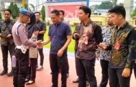 Polrestabes Palembang saat melakukan pengecekan judi online dan test urine terhadap personelnya. (Sumber : halopos.id)