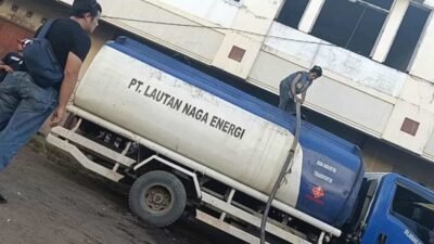 BBM legal yang berlokasi di ruko samping Terminal Karya Jaya, Kelurahan Karya Jaya, Kecamatan Kertapati, Kota Palembang digerebek Polisi (Foto : Dok. Halopos.id)