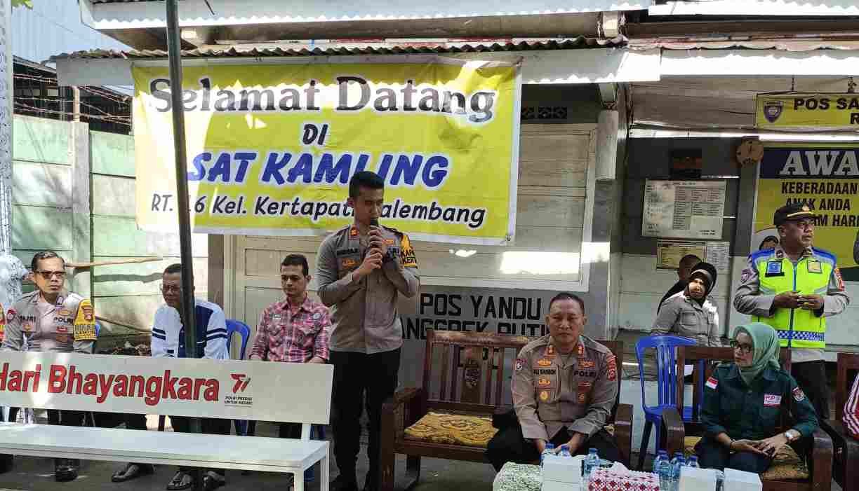 Polsek Kertapati kembali menggelar Jumat Curhat di Kawasan Jalan Dipo Kelurahan Kertapati, Kecamatan Kertapati Palembang, Jumat (8/11/2024). (Foto : Dok. Halopos.id)