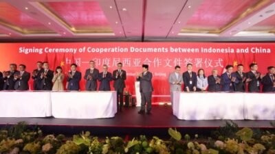 Presiden Prabowo Subianto menghadiri pertemuan bersama sejumlah pengusaha Republik Rakyat Tiongkok (RRT) dalam forum bisnis Indonesia-China di Hotel The Peninsula, Beijing, RRT, Minggu (10/11/2024). (Foto: BPMI Setpres/ Jessica)