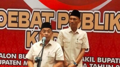 Devi Suhartoni (kiri) dan Junius Wahyudi (kanan) saat konprensi pers dengan awak media usai debat publik kedua calon Bupati dan wakil Bupati Musi Rawas Utara (Muratara) yang berlangsung di Ballroom Hotel Novotel Palembang pada Rabu, 13 November 2024. Foto: Dok. Halopos.id