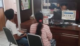 Ibu rumah tangga mendatangi Sentra Pelayanan Kepolisian Terpadu (SPKT) Polrestabes Palembang, Rabu (20/11/2024). Foto: halopos.id