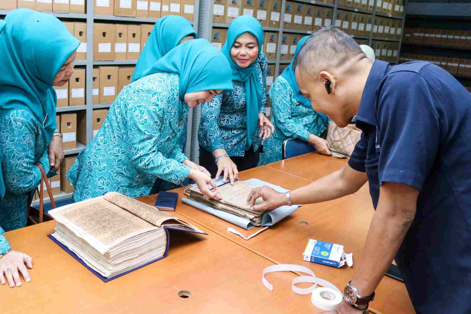 Tim Penggerak PKK Kabupaten Musi Banyuasin melakukan kunjungan kerja ke Arsip Nasional Republik Indonesia (ANRI) dan Perpustakaan Nasional Republik Indonesia. (Foto: Humas Kominfo Muba)