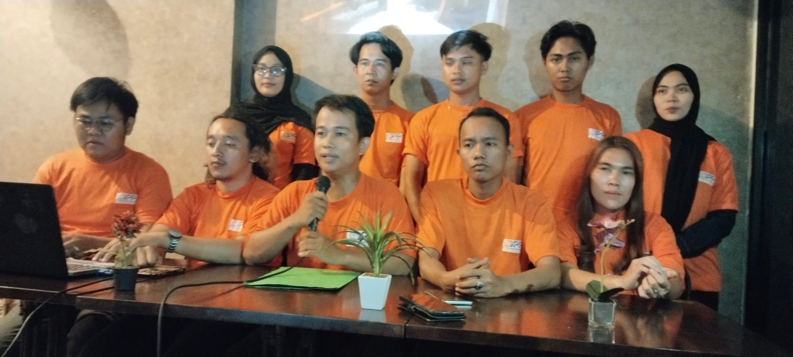 BPP Sumsel saat konferensi pers di cafe Zero Expreso Rabu (27/11/2024). Foto : Halopos.id