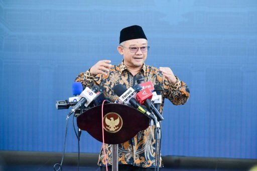 Menteri Pendidikan Dasar dan Menengah (Mendikdasmen) Abdul Mu’ti, memberikan keterangan pers usai pertemuan dengan Presiden Prabowo Subianto, di Istana Merdeka, Jakarta, pada Selasa, 26 November 2024. (Foto: BPMI Setpres)