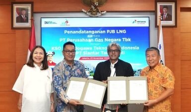 PT PGN Tbk resmi menandatangani Perjanjian Jual Beli Liquefied Natural Gas. (Foto : Humas PGN)