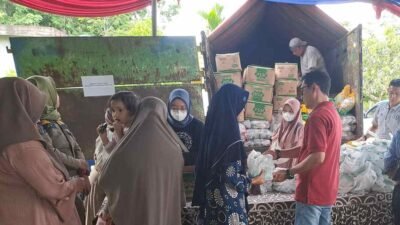 Dinas Ketahanan Pangan Muba menggelar pasar murah di Desa Gajah Mati Kecamatan Sungai Keruh, Kamis (28/11/2024). Foto : Humas Kominfo Muba