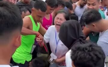 Peserta Sumsel Run rebutan medali. Foto : Tangkap Layar Instagram