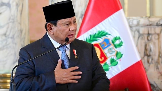 Presiden Prabowo Subianto mendapat penghargaan anugerah kehormatan tertinggi “Grand Cross of the Order of the Sun of Peru” oleh Pemerintah Peru. Penghargaan tersebut diberikan dalam upacara resmi di Istana Pemerintahan, Lima, pada Kamis, (14/11/2024) waktu setempat. foto/Biro Setpres