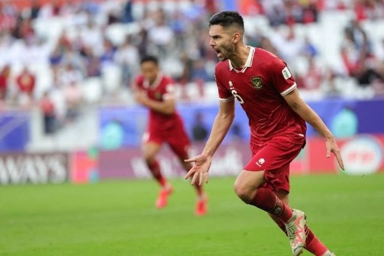 Pemain Timnas Indonesia, Sandy Walsh, merayakan gol yang dicetaknya ke gawang Jepang dalam laga Piala Asia 2023, 24 Januari 2024 di Doha. (GIUSEPPE CACACE/AFP)