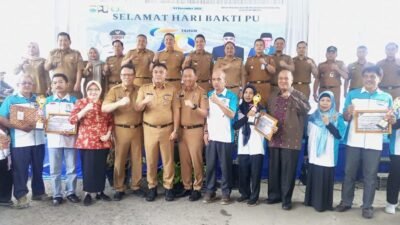 Penyerahan Pemenang Lomba Komunitas Masyarakat Peduli Sungai dan Banjir 