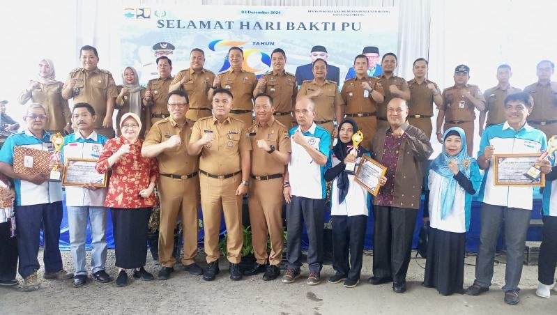 Penyerahan Pemenang Lomba Komunitas Masyarakat Peduli Sungai dan Banjir 