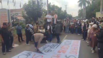 Bawaslu Sumsel Didemo, Ini Desakan Massa