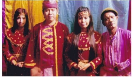 Foto dokumen karakter tokoh Dulmuluk dalam pementasan yakni Siti Rahma, Sultan Abdul Muluk, Siti Rafiah dan Khadam (dari kiri kekanan) yang menceritakan kisah istana sentris dan kisah kehidupan. (Foto: Dokumen M Arfani)