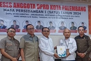 Anggota DPRD Kota Palembang Dapil VI melaksanakan reses di Kantor PLN UP 3 Palembang. Foto : Halopos.id