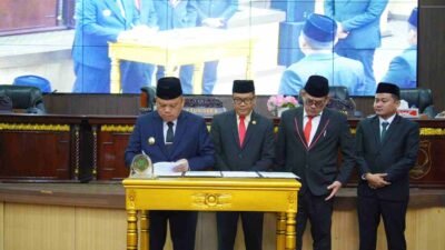 Penandatanganan Keputusan Bersama Pj Bupati dan DPRD Kabupaten Musi Banyuasin beserta Pendapat Akhir Pj Bupati Muba, Senin (2/12/2024).