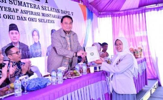 Ketua DPRD Provinsi Sumsel sekaligus Anggota Reses Dapil V Andie Dinialdie, SE., MM saat melakukan reses di Kabupaten OKU Selatan (Foto : Humas DPRD Sumsel)