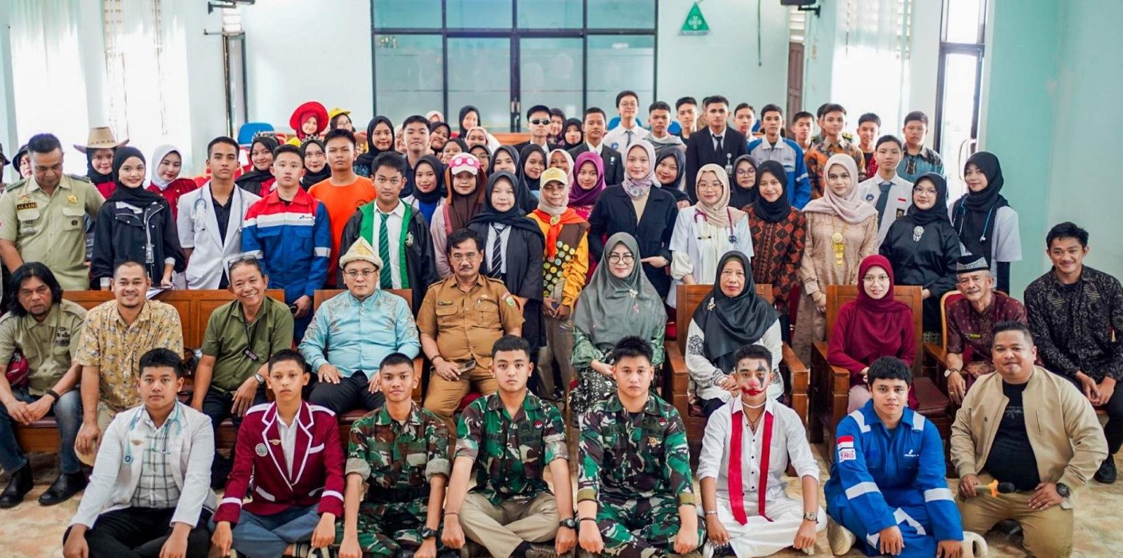 Panitia bersama Pertempuran Lima Hari Lima Malam di Palembang kembali melanjutkan road show, Selasa (10/12) di di SMAN 6 Palembang dan SMAN 7 Palembang.