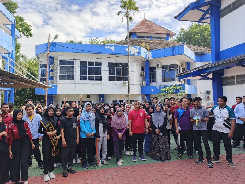 Organisasi Mahasiswa Intra Kampus (OMIK) Fakultas Adab dan Humaniora (FAHUM) UIN Raden Fatah Palembang kembali menggelar kegiatan inspiratif bertajuk Jumat Berkah: Dari Kita untuk Kita, Jumat (13/12).
