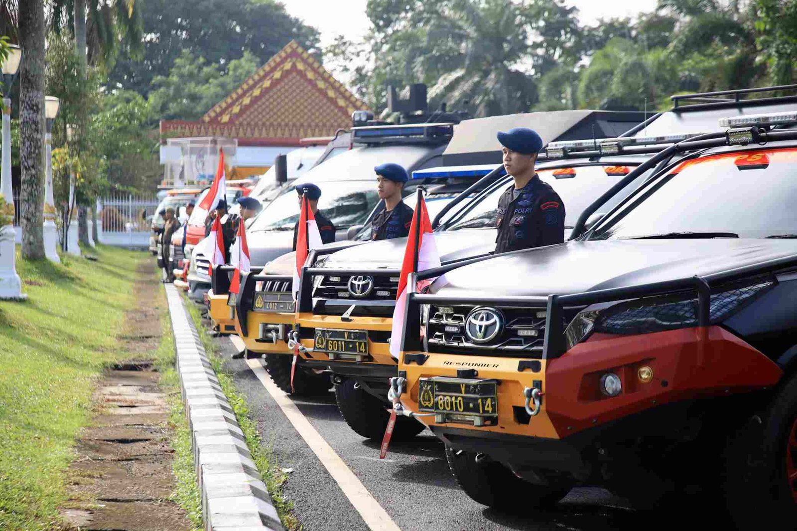 Personel Polda Sumsel saat apel gelar pasukan dalam rangka kesiapan pelaksanaan operasi Lilin Musi 2024, Jumat 20 Desember 2024.(Foto : Humas Pemprov Sumsel)