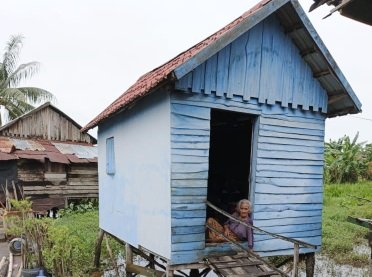 Pilu, Kisah Janda Sebatang Kara Tinggal Digubuk Reot. (Foto : Mursalan)