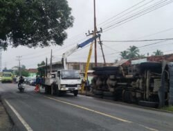 Gerak Cepat Pulihkan Listrik Akibat Truk Terguling di Tebing Grinting