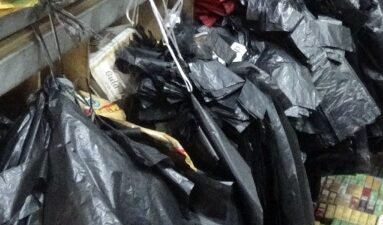 Kantong Plastik. (Foto: Adi Prayogo)