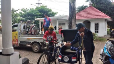 Sepeda Onthel Mesin hingga Radio Kuno, Warnai Peringatan Pertempuran Lima Hari Lima Malam. (Foto: Andriyanto)
