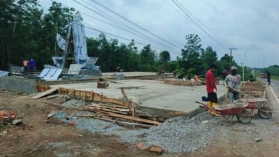 Progres Pembangunan Tugu Selamat Datang di Banyuasin Terus Dikebut