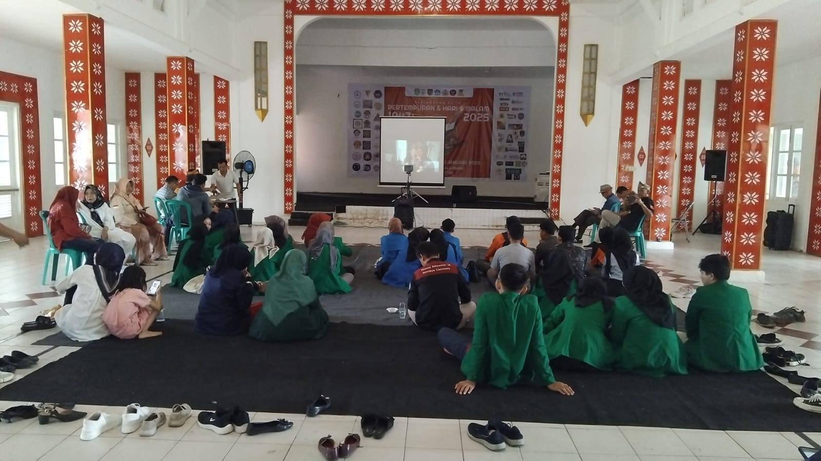 Empat Video Diperkenalkan dalam Peringatan Pertempuran Lima Hari Lima Malam. (Foto: Andriyanto)