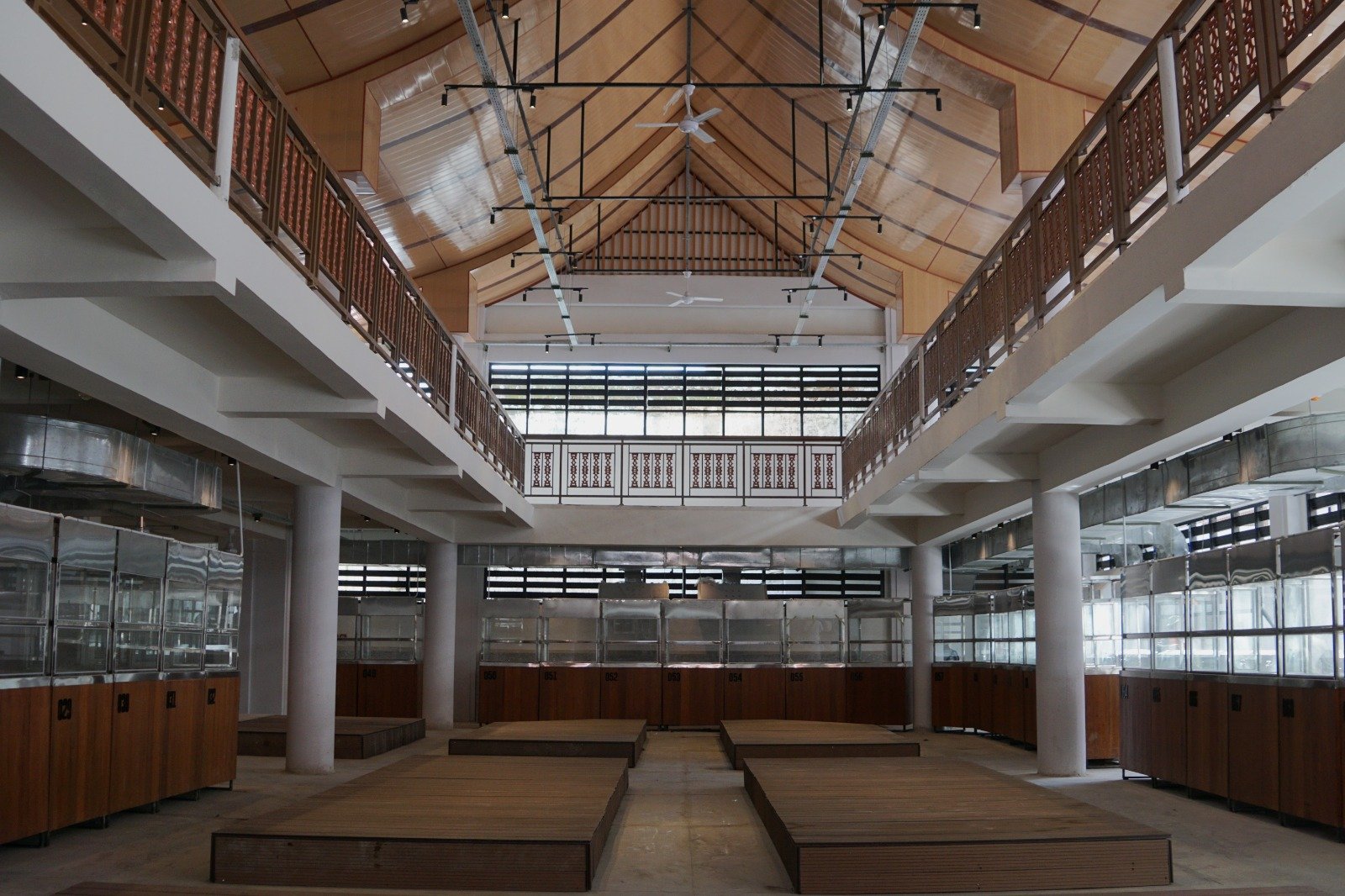 Deretan lapak pedagang di Teras Malioboro Ketandan. (Foto: Simon)