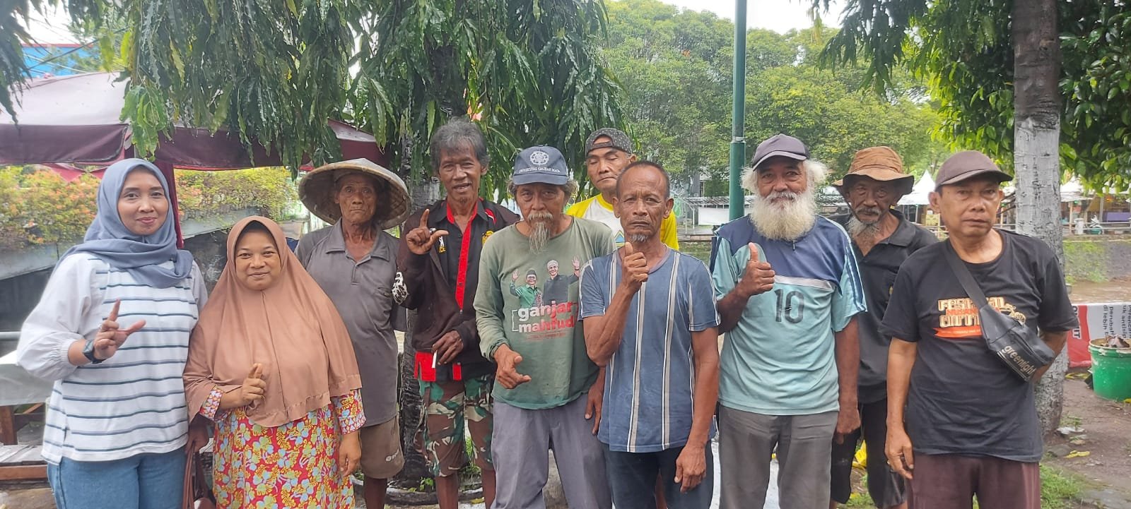 Para pemulung yang tergabung dalam Asosiasi Pekerja Pemulung DIY bersama utusan Perhimpunan Perempuan Semesta Indonesia kota Yogyakarta. (Foto : APPD)