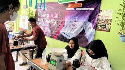 Foto dokumentasi Unit Pelaksana Teknis (UPT) Metrologi Legal Yogyakarta saat melakukan sidang tera ulang di pasar tradisional. (Foto : Pemko Yogya)