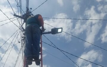 14 Hari Padam, Alhamdulillah Lampu Jalan Samping Musholla Mujahidin Kembali Terang