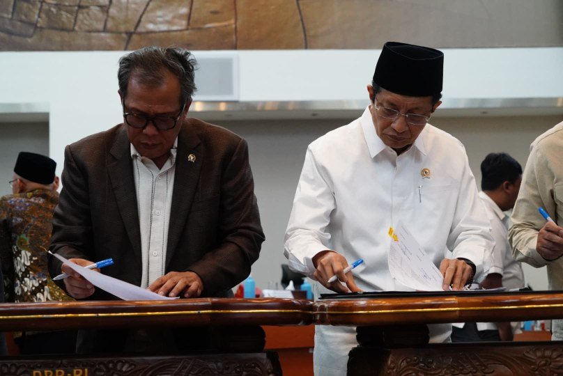 Kemenag dan Komisi VIII Sepakati Biaya Haji 2025 Turun, Jemaah Bayar Rerata Rp55,43 Juta. (Foto: Humas Kemenag RI)