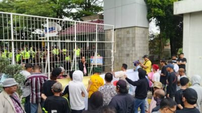 Aksi di Kejati Sumsel, Ormas Tagih Janji Adpidsus