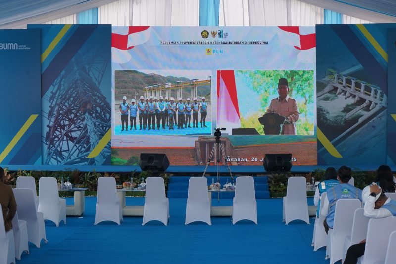 Presiden Republik Indonesia Prabowo Subianto meresmikan Pembangkit Listrik Tenaga Air (PLTA) Asahan 3 yang berada di Kecamatan Aek Songsongan Kabupaten Asahan melalui Zoom, Senin (20/01/2025). (Foto: Kominfo Asahan)
