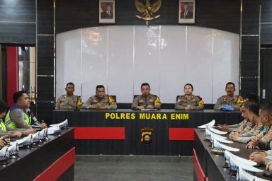 Satlantas Polres Muara Enim Menerima Arahan dari Pejabat Utama. (Foto: Humas Polres Muara Enim)
