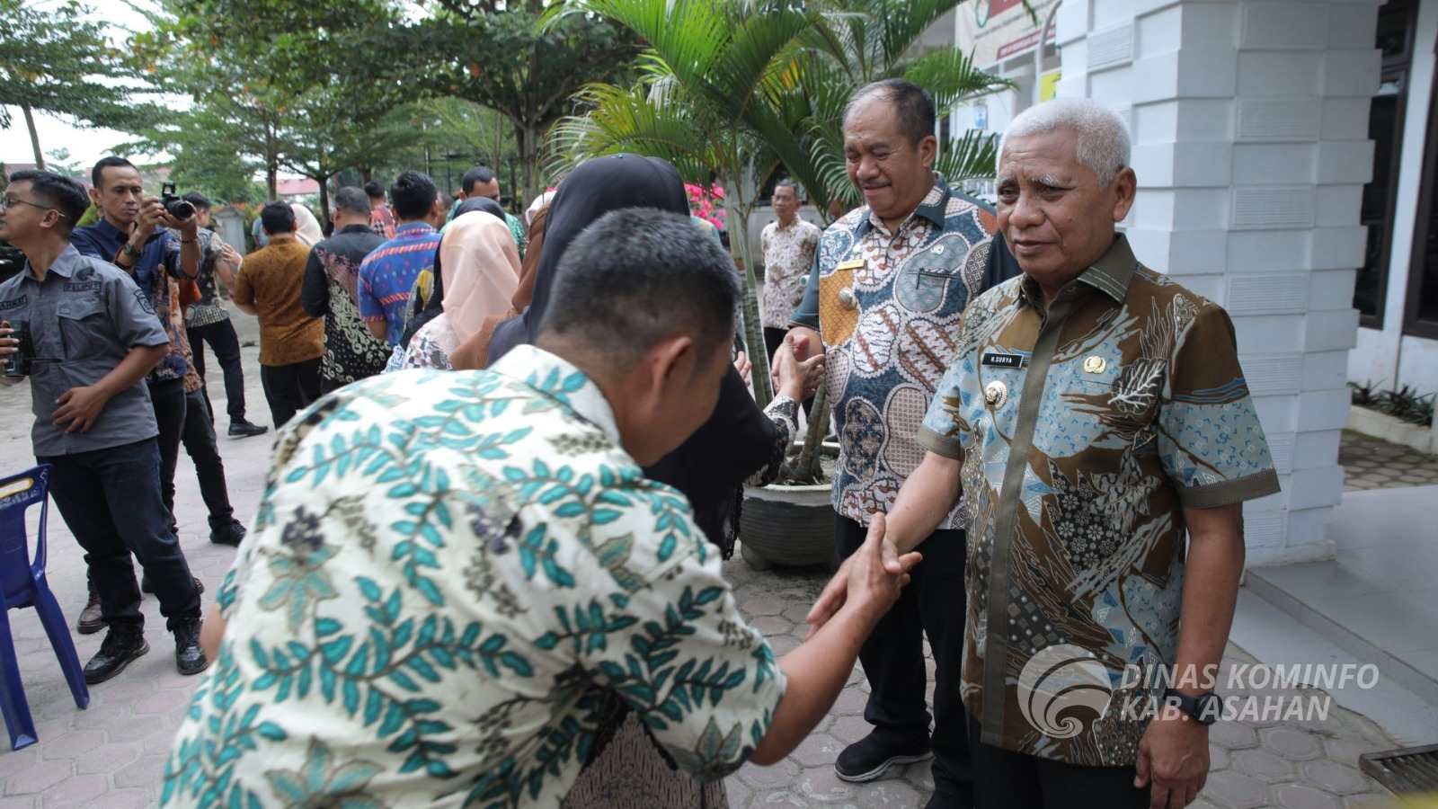 Bupati Asahan, H. Surya, B.Sc melakukan temu pamit dengan OPD, ASN dan honorer di Lingkungan Pemerintah Kabupaten Asahan. (Foto: Kominfo Asahan)