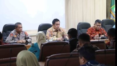 Pj.Bupati Bekasi Dedy Supriyadi Memimpin rapat Lanjutan. (Foto: Kominfo Bekasi)