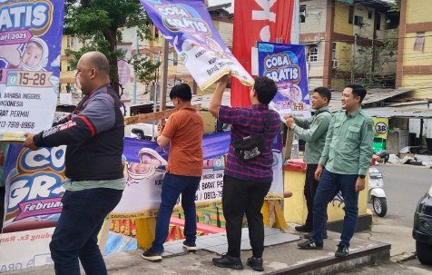 Bapenda Kota Palembang tertibkan reklame yang habis masa tayang