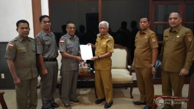 Radio Antar Penduduk Indonesia (RAPI) Kabupaten Asahan yang dikomandoi Buwono Prawana melakukan audiensi dengan Bupati Asahan. (Foto: Kominfo Asahan)