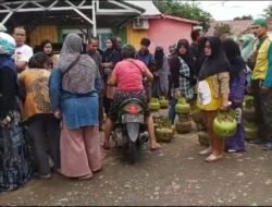 Warga Muara Enim Menjerit Sulitnya Mendapatkan Gas Elpiji 3 kg di Warung